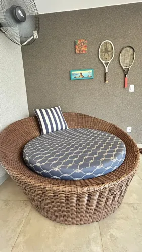 Chaise Redonda em Junco com Estofado Impermeável