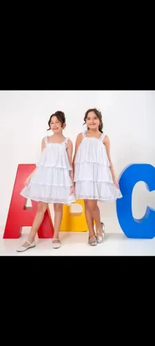 Vestido branco babado