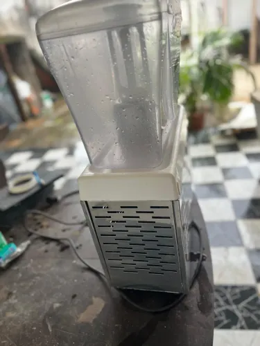 Vendo refresqueira 