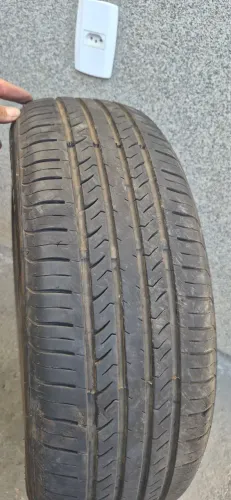 Peneu 185/60/15