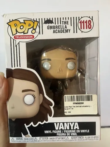 funko pop viktor / vanya the umbrella academy 1118 com detalhe na caixa