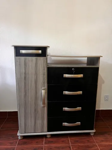 Cômoda, com sapateira e porta bijuteria