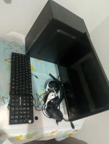 Computador completo. Troco em celular.
