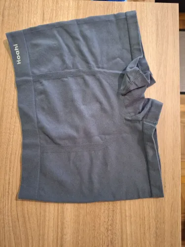 Cueca cinza usada