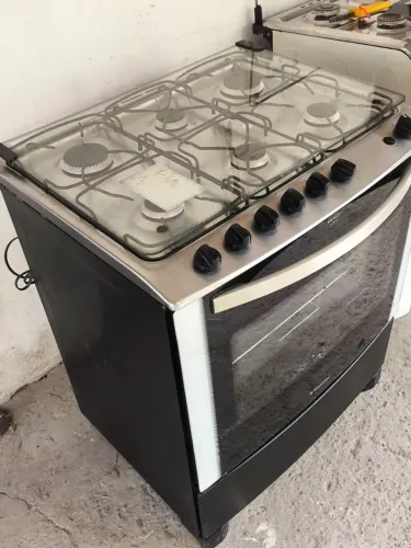 Fogão de 6 bocas