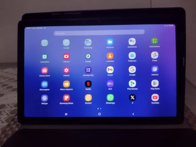 Vendo tablet A7 pega chipseminovo na caixa