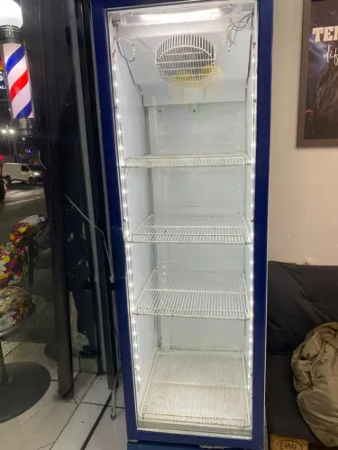 Geladeira Expositora - Conservada - Funciona Perfeitamente