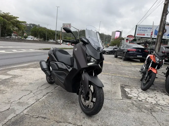 Yamaha Xmax 300 connected abs 2026