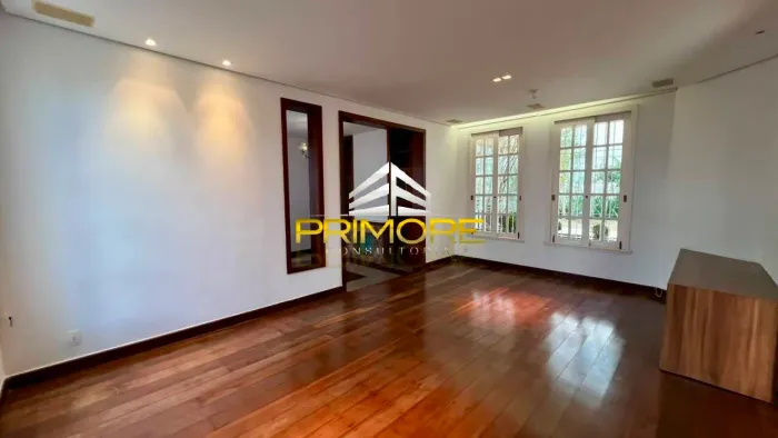 Casa comercial com 380m² para locação no bairro Belvedere - 4 vagas