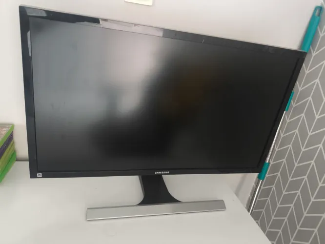 MONITOR 4K SAMSUNG - 28 POLEGADAS