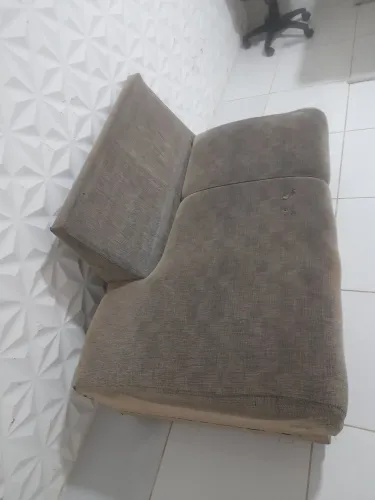 Sofá de dois acentos
