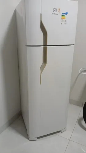 Geladeira usada muito bem conservada