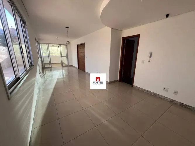 Área privativa residencial com 4 quartos e 2 suítes para aluguel no São José