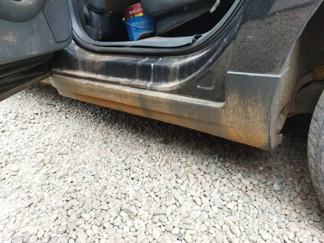 Spoiler traseiro esquerdo Citroen C4 Pallas