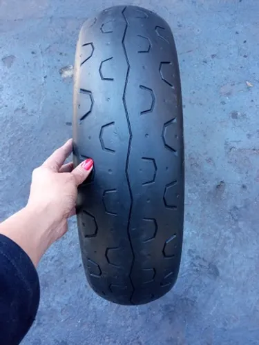 Pneu Pirelli Phantom Sportscomp 150/70-17 Riscado.