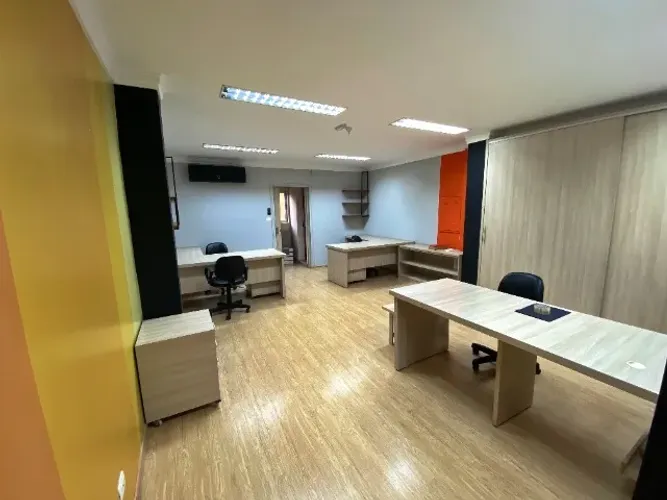 Escritório mobiliado (Sala Comercial )no Centro Foz - Edifício Pietro Ângelo