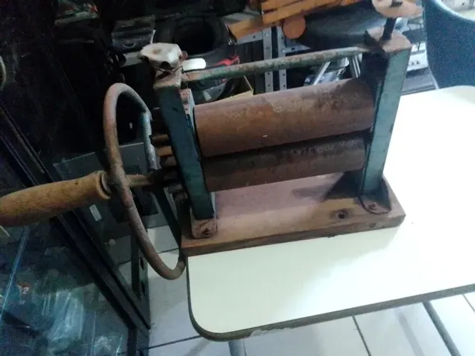 Cilindro antigo de pão 