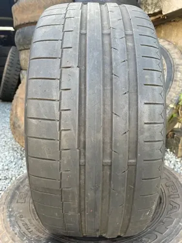 Pneu 245/35/20 Continental meia vida vulcanizado (não é riscado)