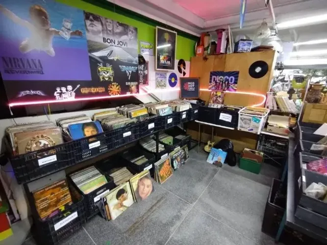 Discos de Vinil - $5 todos nesse setor- Imirim Sp Galeria Batata - Venha Conhecer
