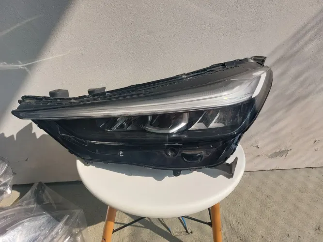 Farol esquerdo Honda HRV led 2022 2023 2024 recuperado