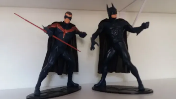 Bonecos batman e robin do filme 1997.