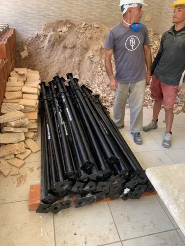 Escoras Metálicas P4