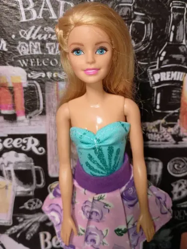 Barbie Antiga da Década de 2000 -Collector - Bem Conservada -Linda