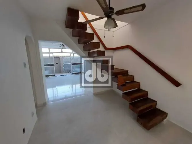 Ilha do Governador - Portuguesa - Casa Duplex - Terraço - Salas - 5 Quartos - 3 Vagas de G