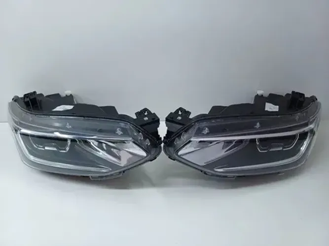Par Farol Full Led Tracker 2020 A 2023