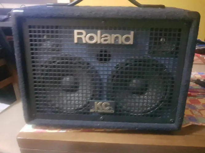 Amplificador Roland KC-110