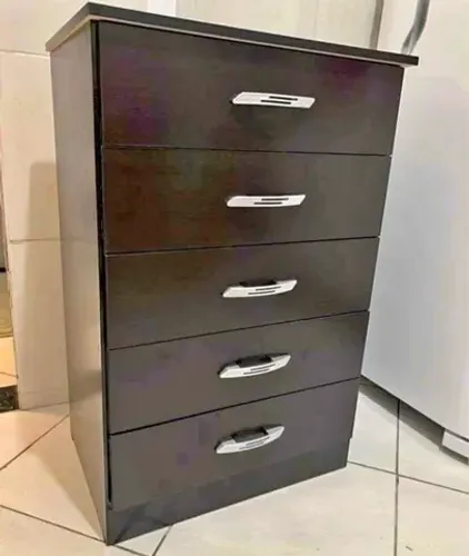 Vendo Cômoda 5 gavetas