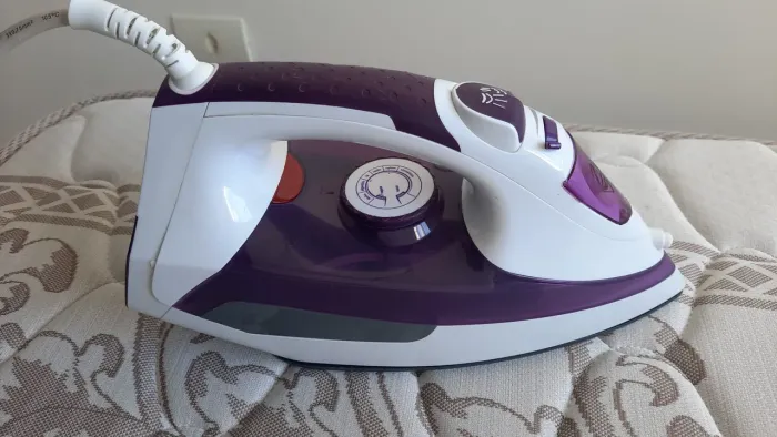 Ferro de passar roupas 
