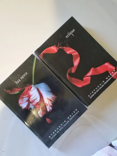 Livros da Saga Crepúsculo - Lua Nova e Eclipse