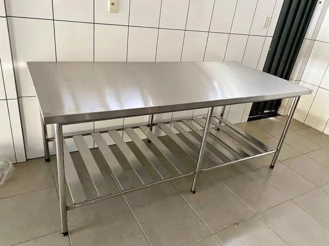 Mesa inox 304 2,20M X 1,00M - Marcos