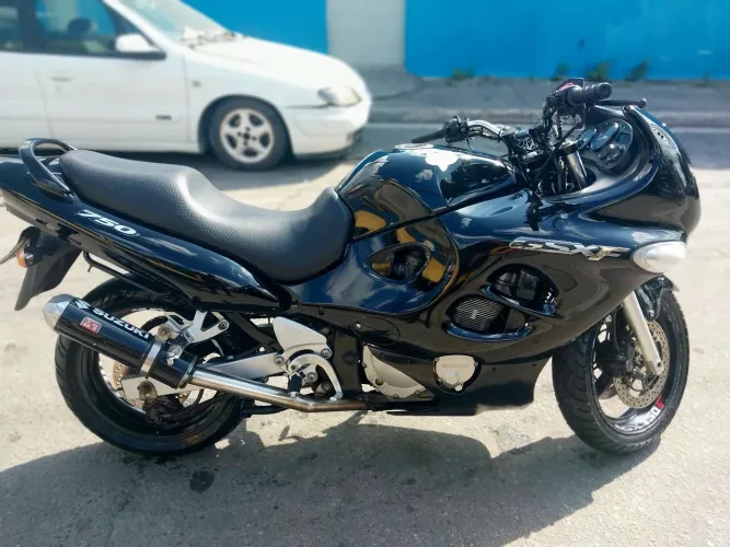 Suzuki GSX 750F