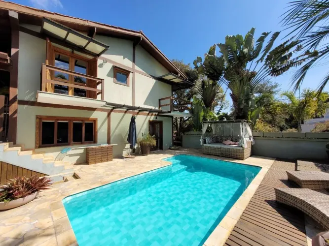 Casa com 4 dormitórios à venda, 368 m² por R$ 2.200.000,00 - Granja Viana - Carapicuíba/SP