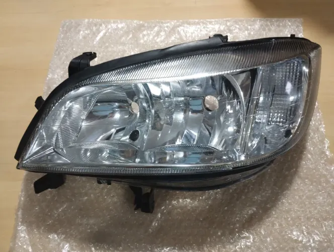 Farol esquerdo Zafira 2001 2022 importado novo precisa de polimento na lente CD 302
