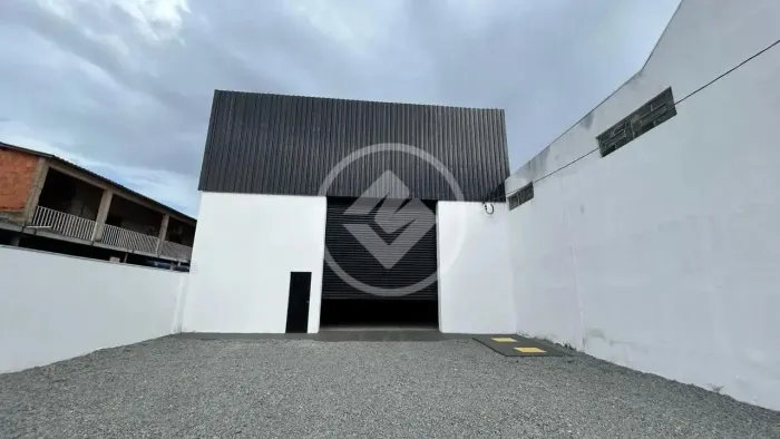 Galpão Novo 564m² total no bairro Porto codigo: 61678