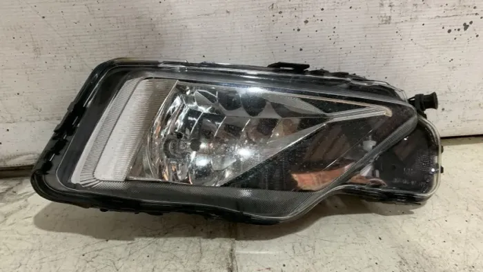 Farol de milha direito gol voyage g8 2018 2019 2020 2021 2022 2023 saveiro g7 2018 2023