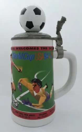 CANECA comemorativa a Copa do Mundo USA 1994 - porcelana alto relevo