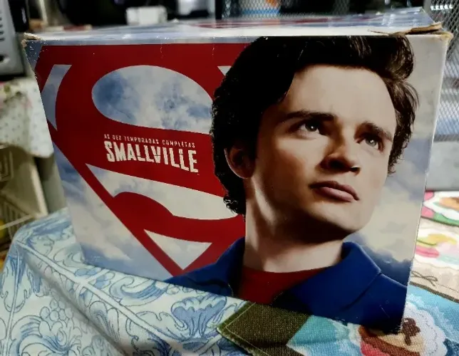 Box DVD completo de DC Smallville Original com 10 temporadas