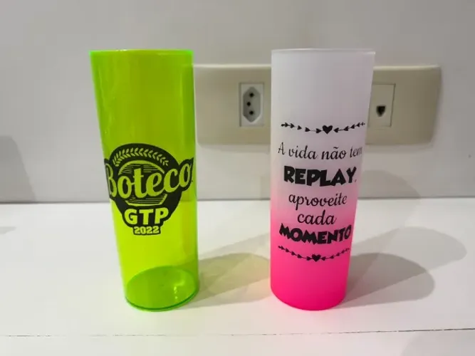 2 Copos plásticos de evento