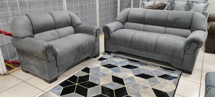Sofá 2 e 3 Lugares 1,80m e 1,30m Novo Fazemos entrega