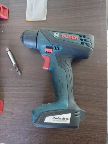 Furadeira/Parafusadeira Bosch GSR 1000 Smart