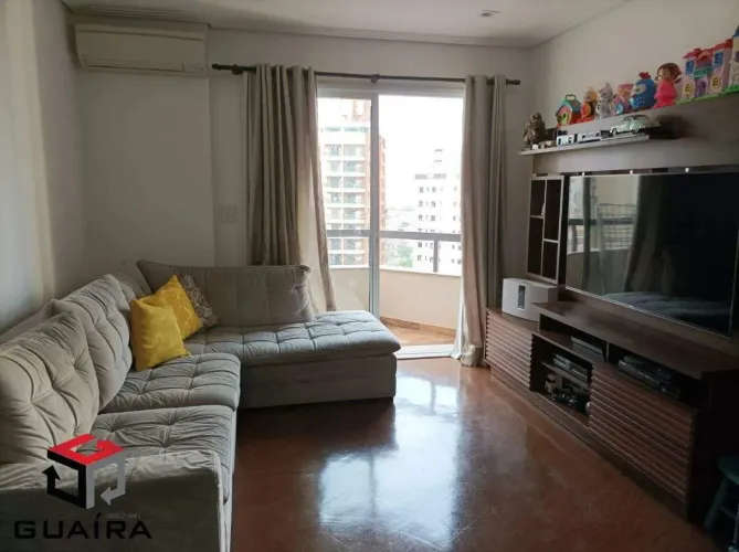 Apartamento no Condominio Aroeira de 92 metros, 2 dormitorios, sendo 1 suíte, e uma varand