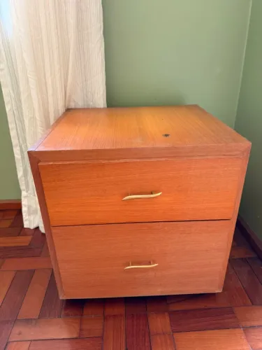 Gaveteiro de madeira