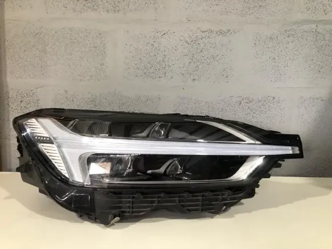 Farol Volvo Xc60 2018 2019 2020 2021 2022 Para retirada de peças BG4153
