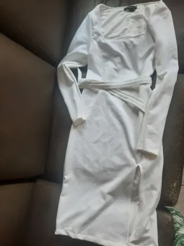 Vestido branco de manga comprida