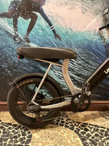 BIKE ELÉTRICA SEMINOVA ( CRUISER) 