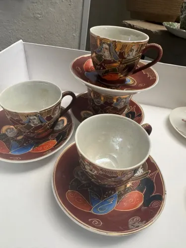 4 xícaras de café pintada a mão